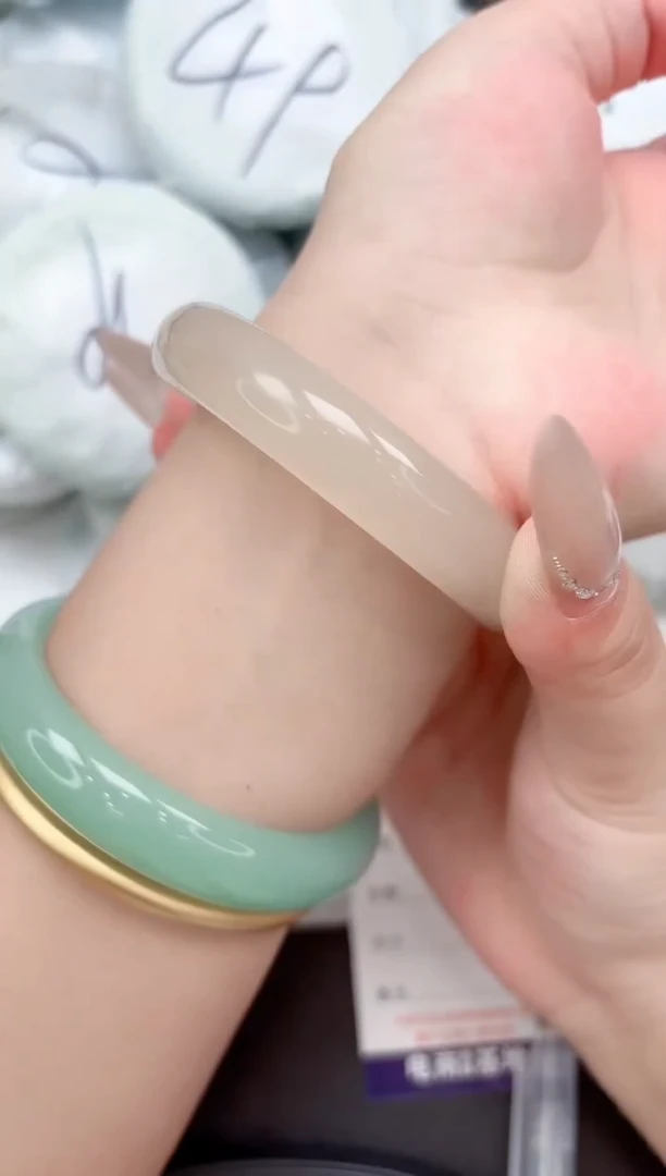 未镶嵌手镯石英质玉302-58.6