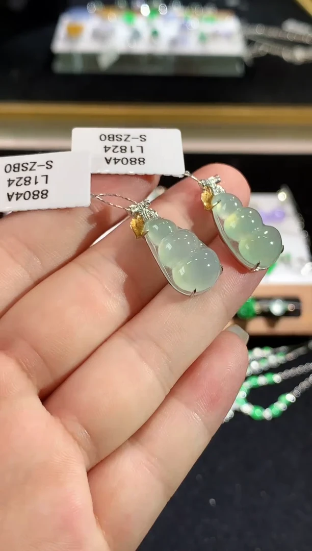 翡翠18K金镶嵌吊坠(不含链)L1824多样性发其一