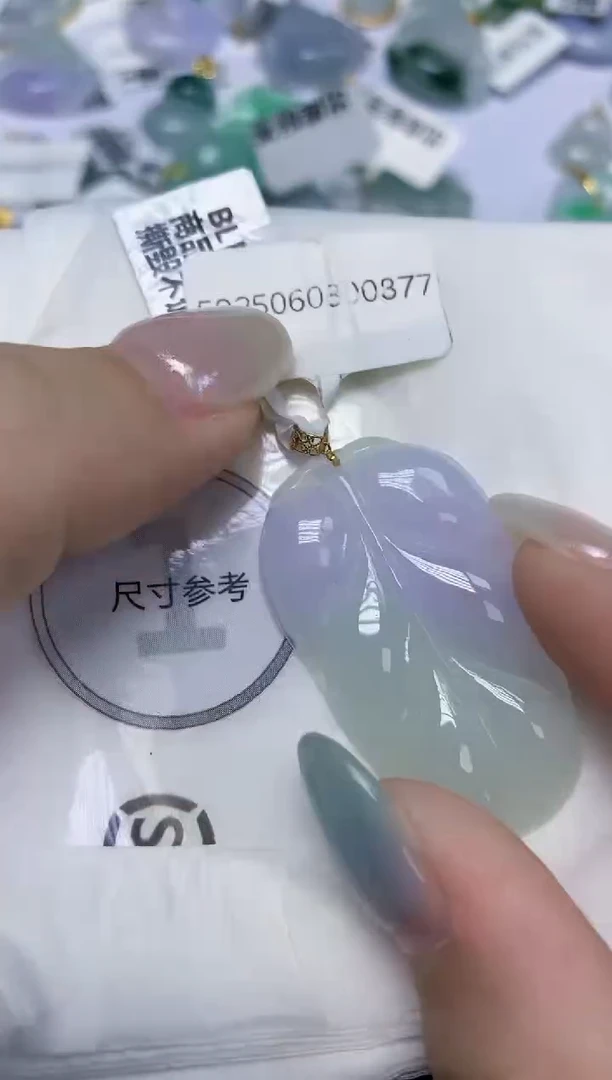 翡翠18K金镶嵌颈饰天然缅甸翡翠A货百元以上9元证书费自理