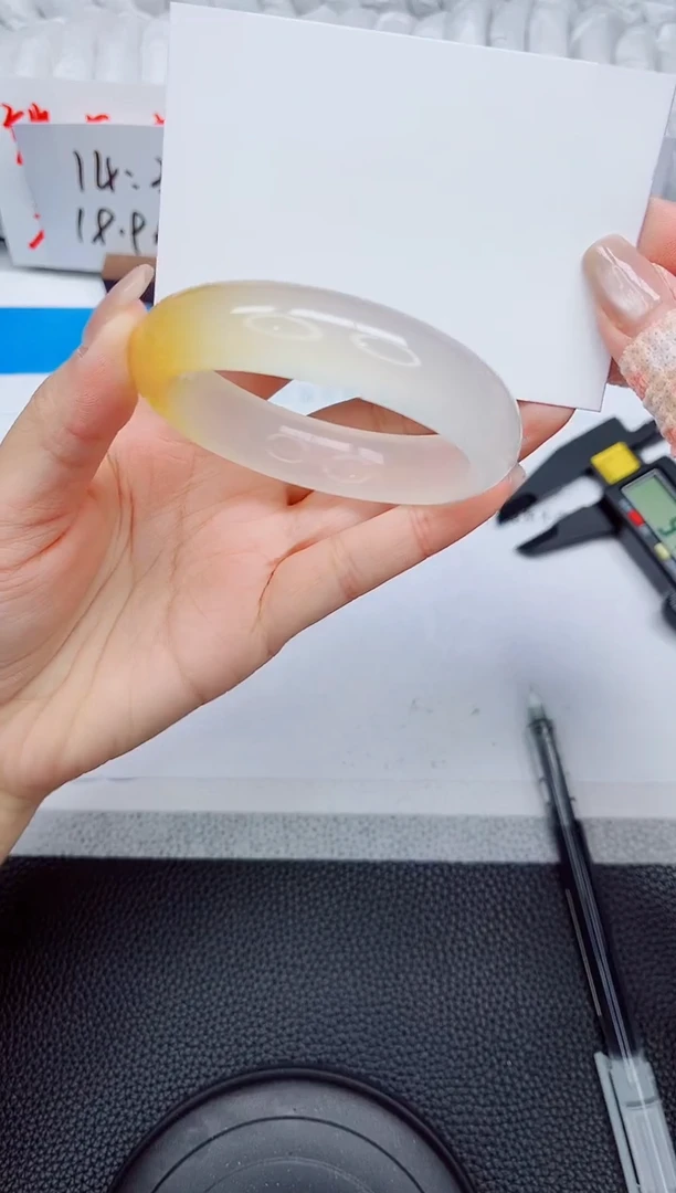 石英质玉手镯未镶嵌167-56