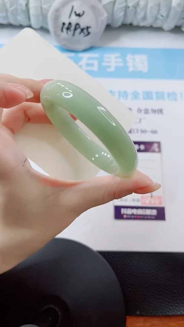 未镶嵌手镯石英质玉多样性发货V299