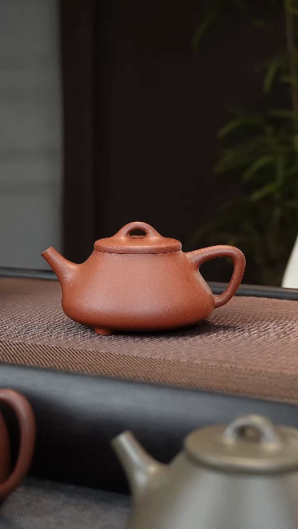 茶壶紫砂5****?红降坡士恒石瓢 150CC
