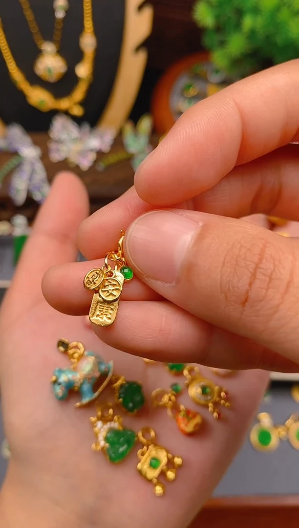 【闪购商品】翡翠吊坠(不含链)银S925镶嵌平安喜乐牌