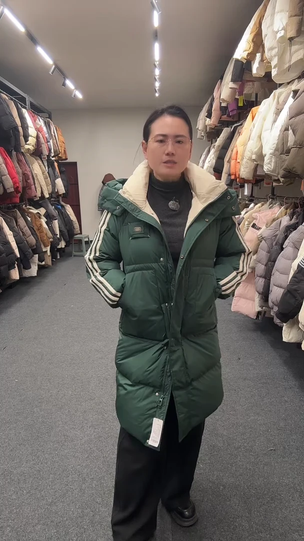 艾雨衣尚羽绒外套