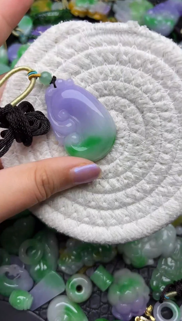 颈饰未镶嵌翡翠缅甸翡翠吊坠