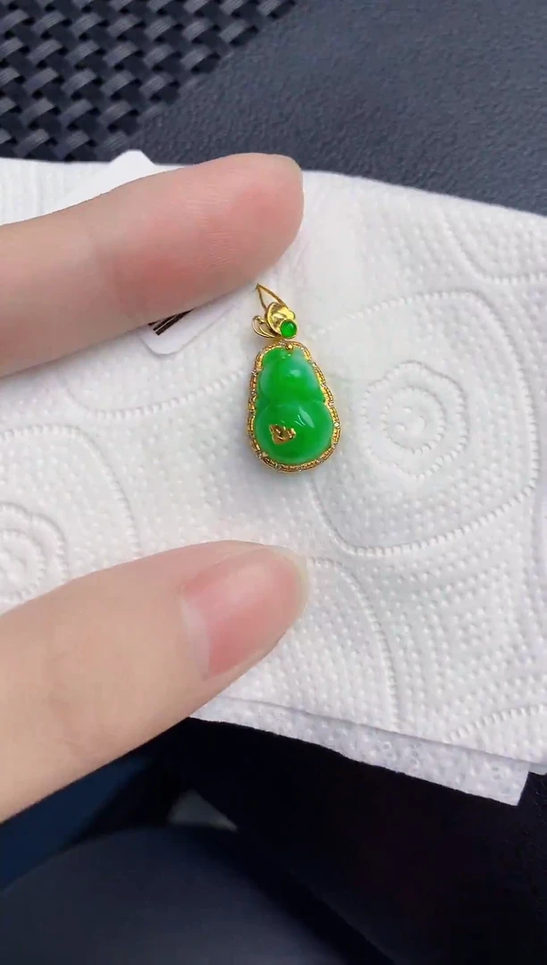 颈饰18K金镶嵌翡翠天然翡翠缅甸A货