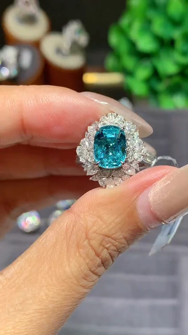 18K金镶嵌戒指碧玺3.0ct