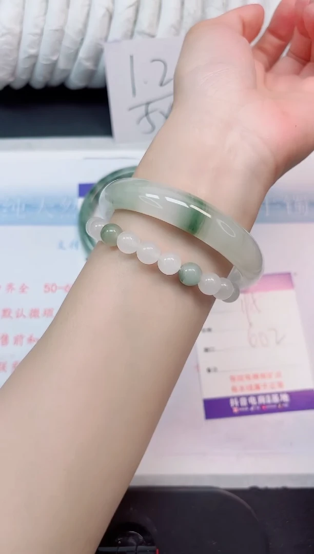 【闪购商品】石英质玉手镯未镶嵌195-60.2