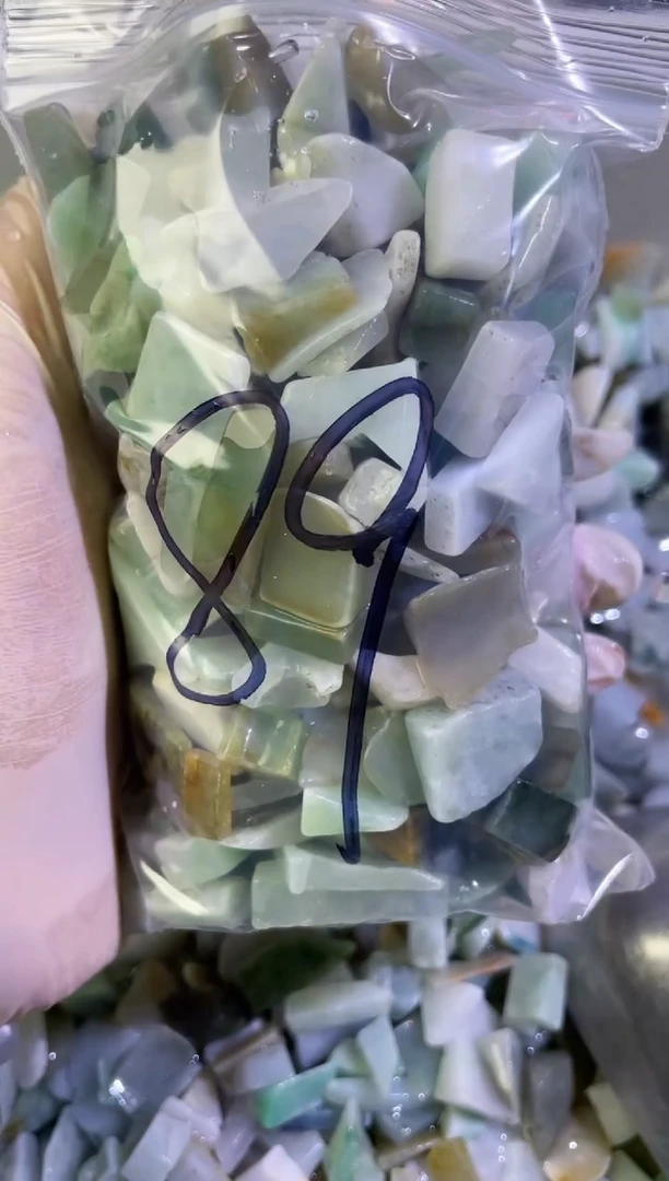 【闪购商品】翡翠颈饰未镶嵌天然翡翠小号500克89