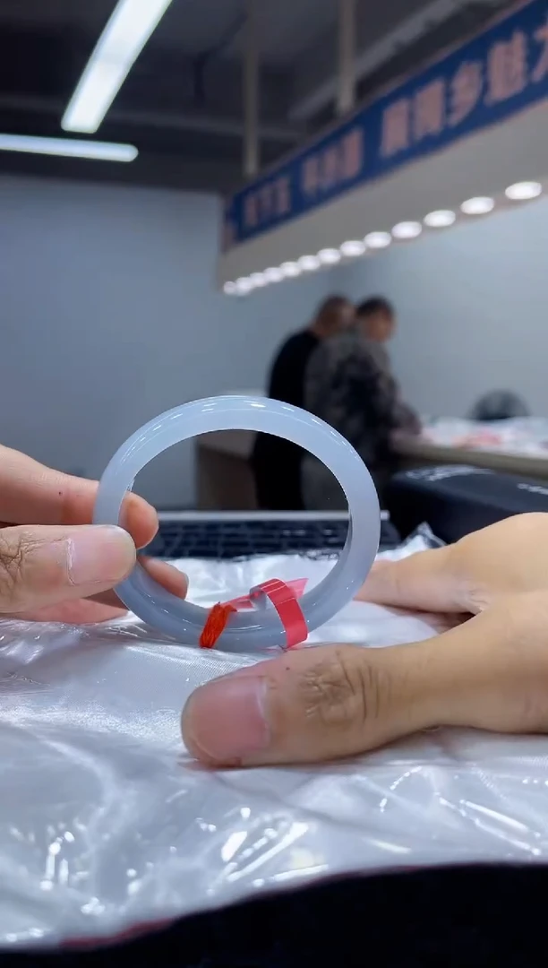 未镶嵌手镯（贵妃镯）翡翠  9