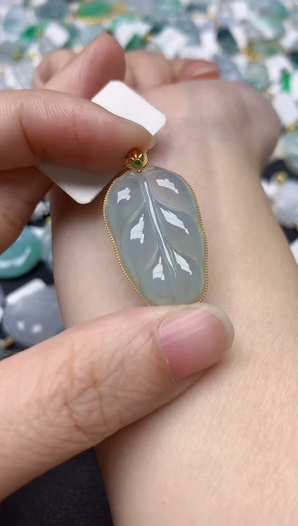 颈饰18K金镶嵌翡翠天然缅甸A货翡翠