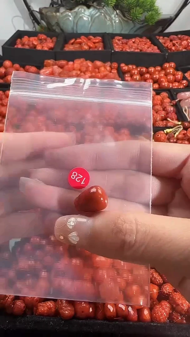 颈饰未镶嵌南红玛瑙1