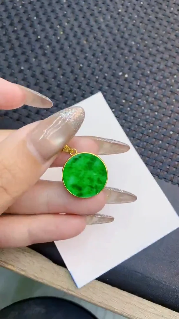 颈饰未镶嵌翡翠1