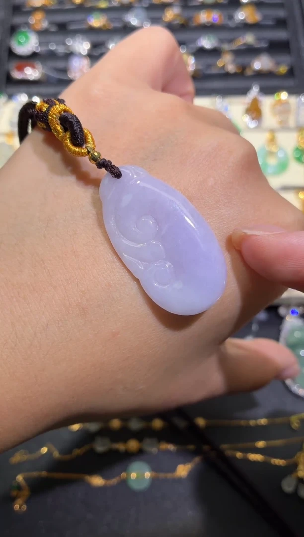 翡翠18K金镶嵌颈饰天然翡翠A货