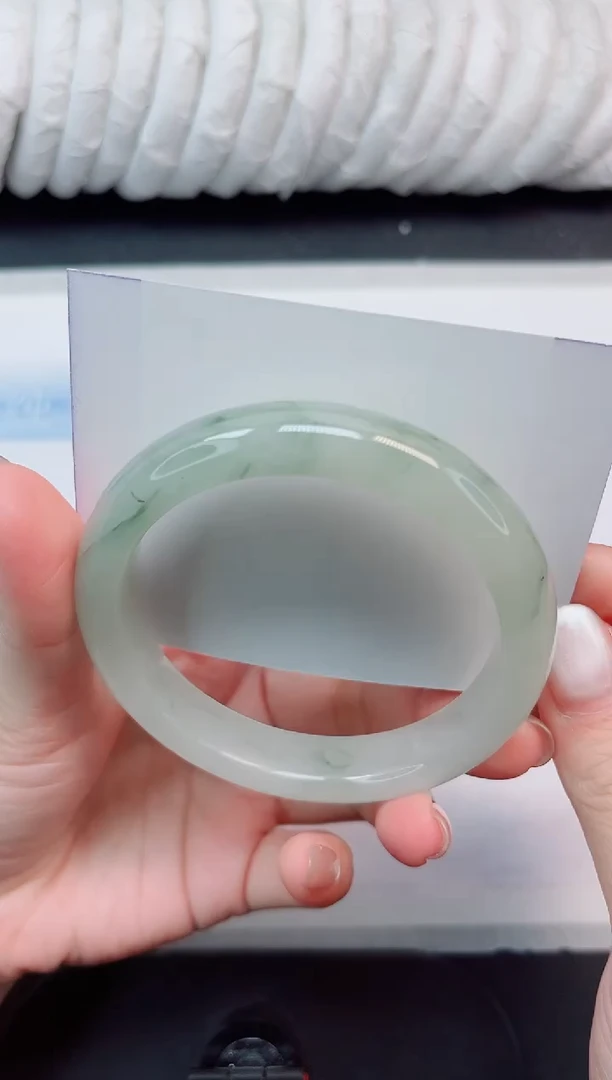 【闪购商品】石英质玉手镯未镶嵌8#60.2