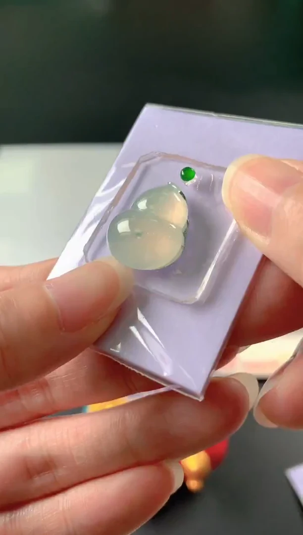 未镶嵌定制翡翠W****_裸玉（客户意向镶嵌）