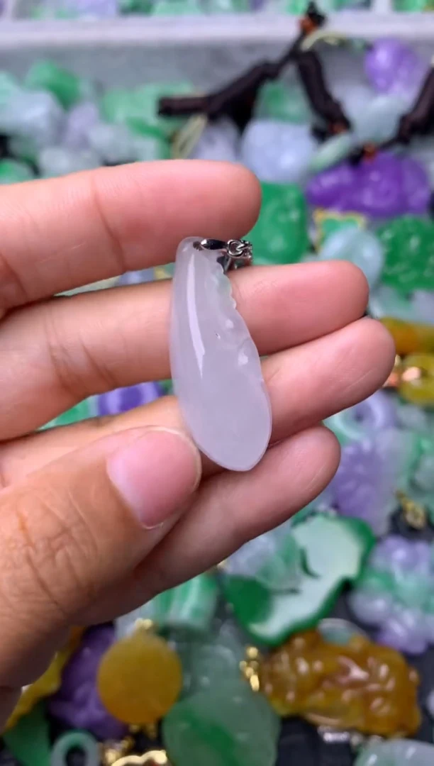 颈饰未镶嵌翡翠缅甸翡翠吊坠