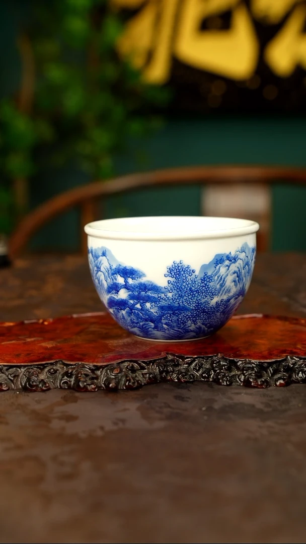 青花手绘山水主人杯