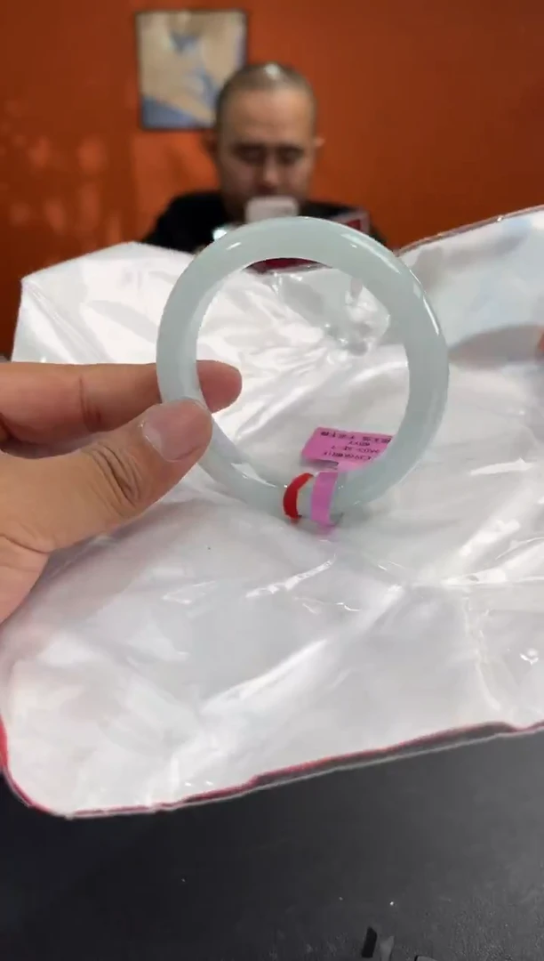 未镶嵌手镯翡翠4    57