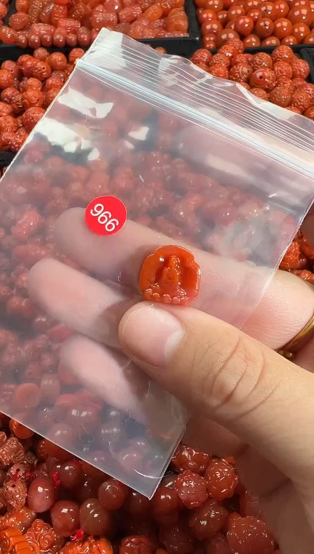 颈饰未镶嵌南红玛瑙1