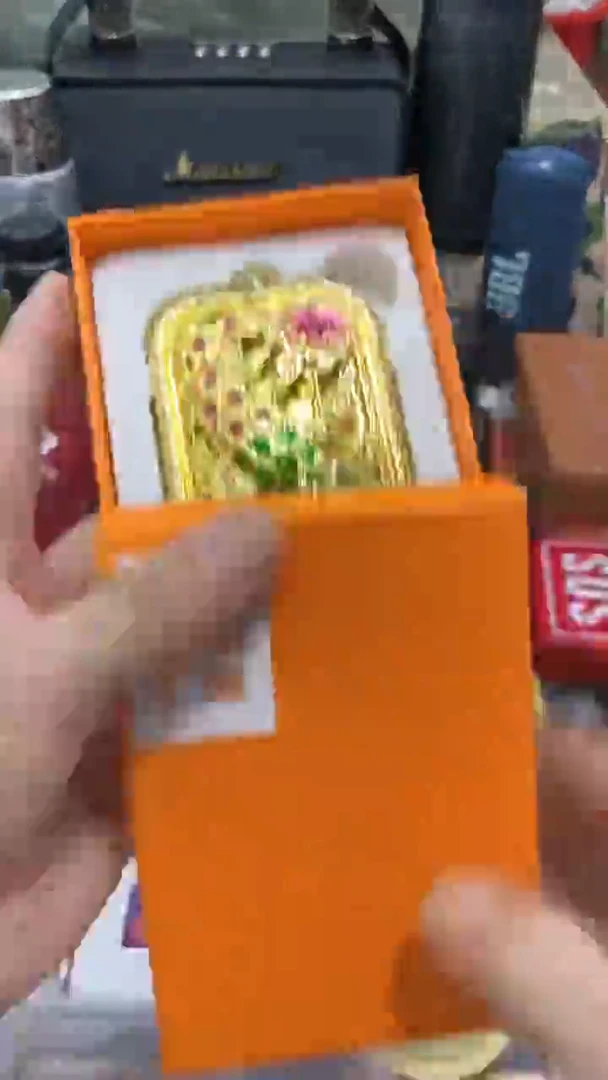 瓷片闪购商品 如图所示
