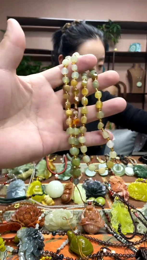 未镶嵌岫玉吊坠?***座·