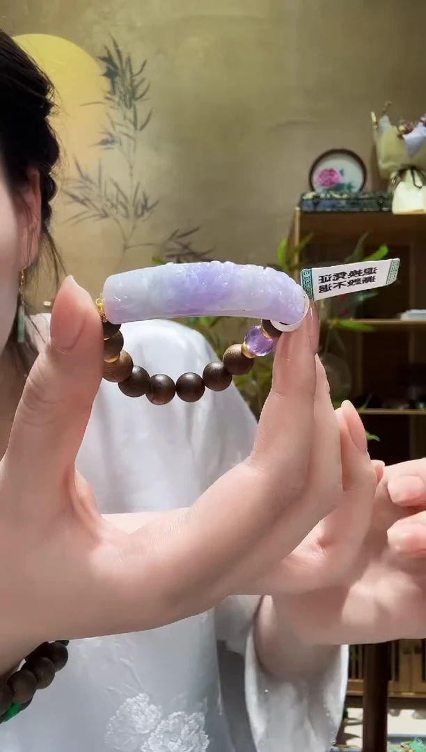 颈饰未镶嵌翡翠手牌
