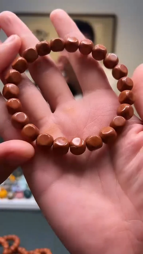 桃核手串8.5mm左右无纹红皮厚肉龙纹桃核六方单圈