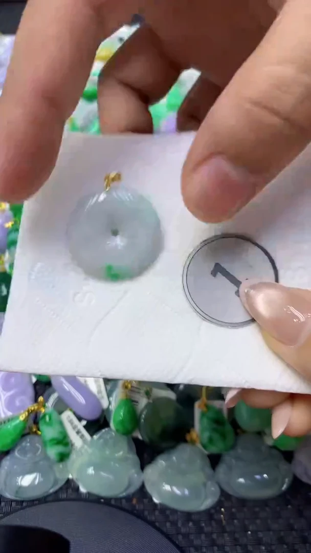 颈饰未镶嵌翡翠天然缅甸翡翠A货