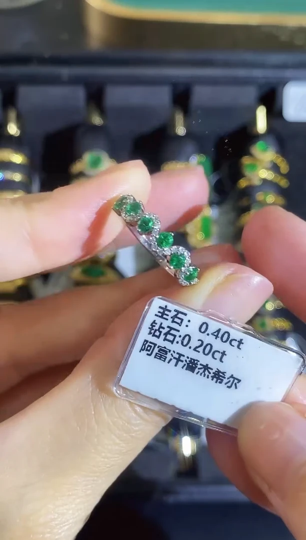 18K金镶嵌戒指祖母绿001