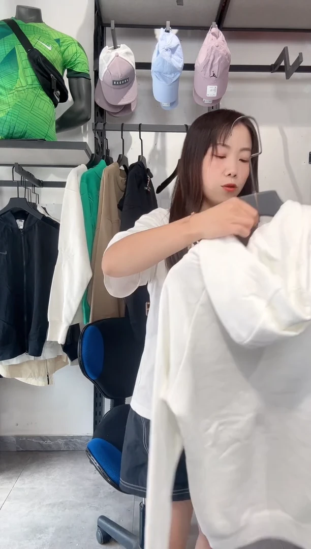 1190编码 瑕疵款直播间过款为准 尺码M