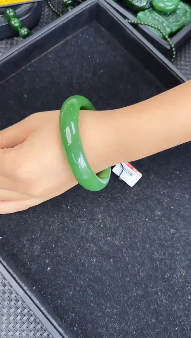 和田玉手镯未镶嵌61圈口