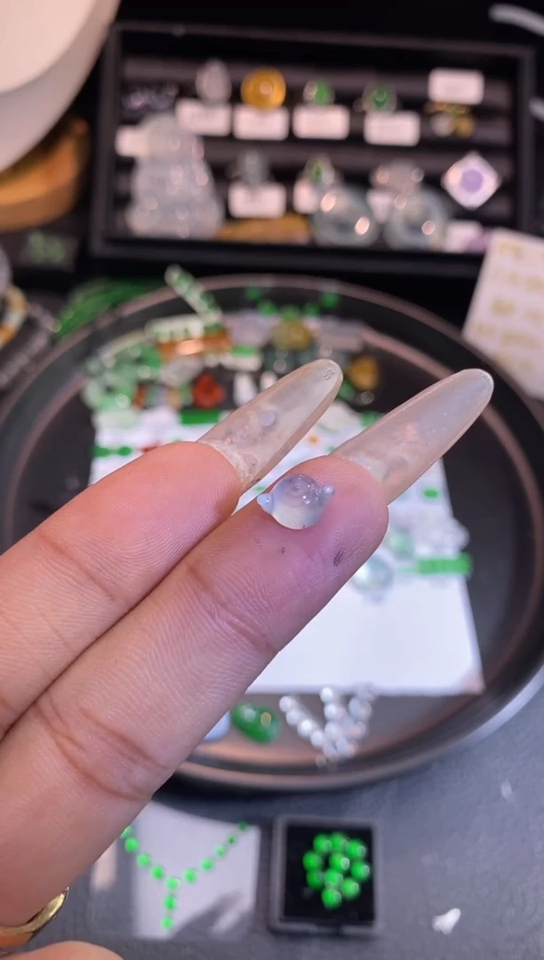 【闪购商品】翡翠挂件未镶嵌茶壶