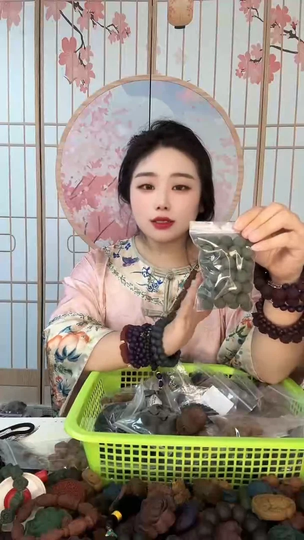 泥塑含老山檀散包珠