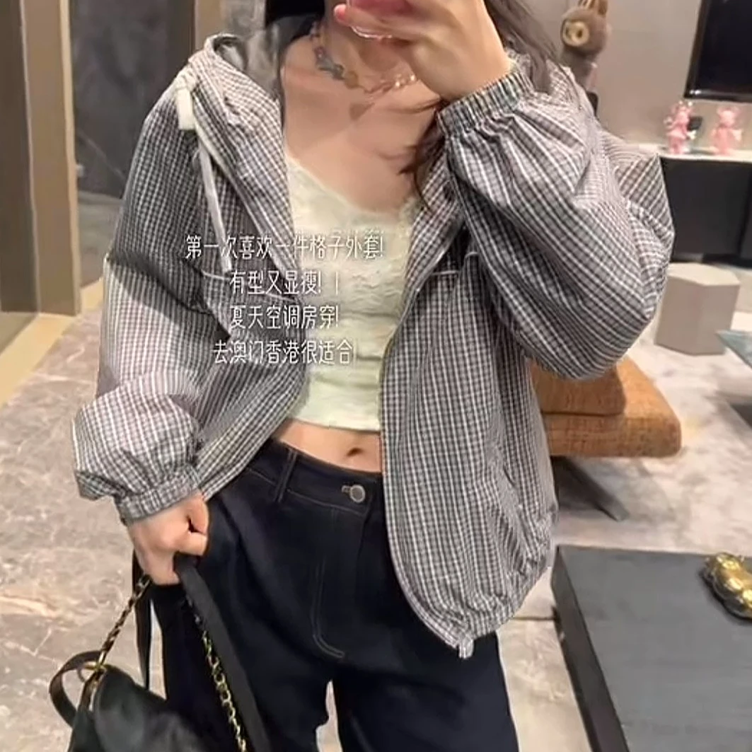 PM王囡囡 绿色小格纹工装风连帽抽绳外套 ND1C1367