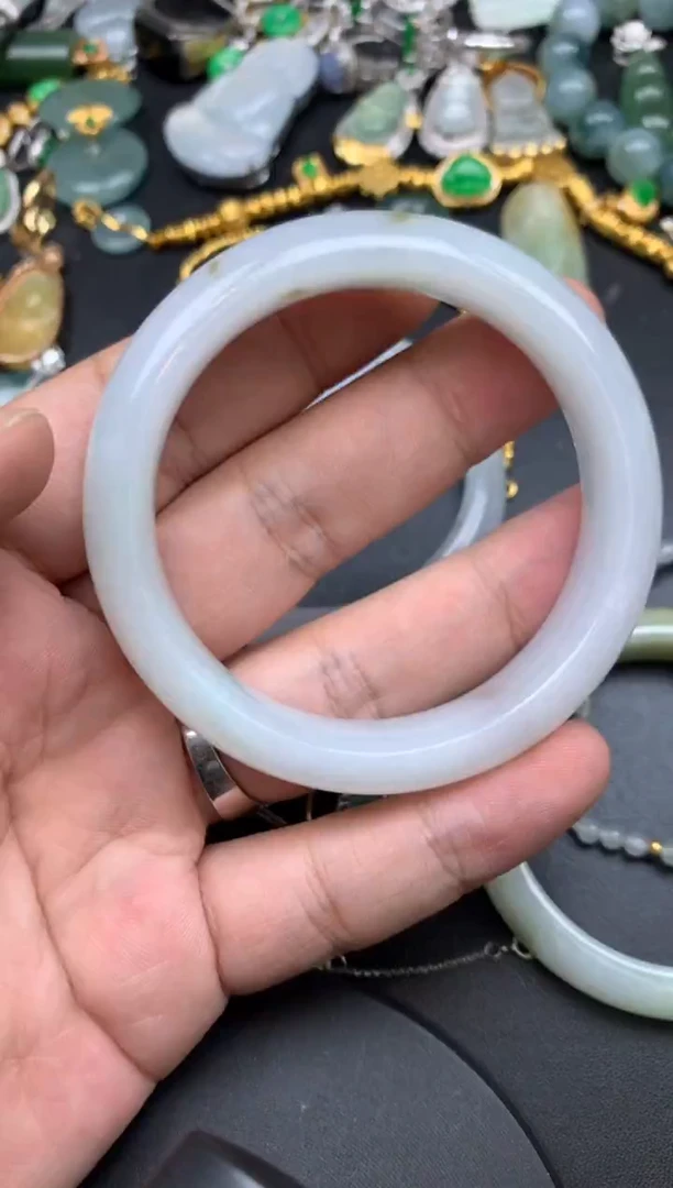 颈饰未镶嵌翡翠椿*.大吉商品不退不换