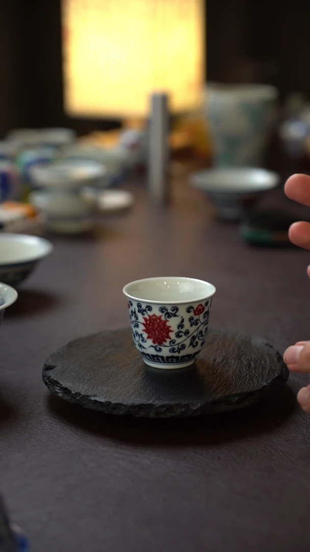 13号景德镇全手工手绘青花釉里红缠枝莲直口主人杯