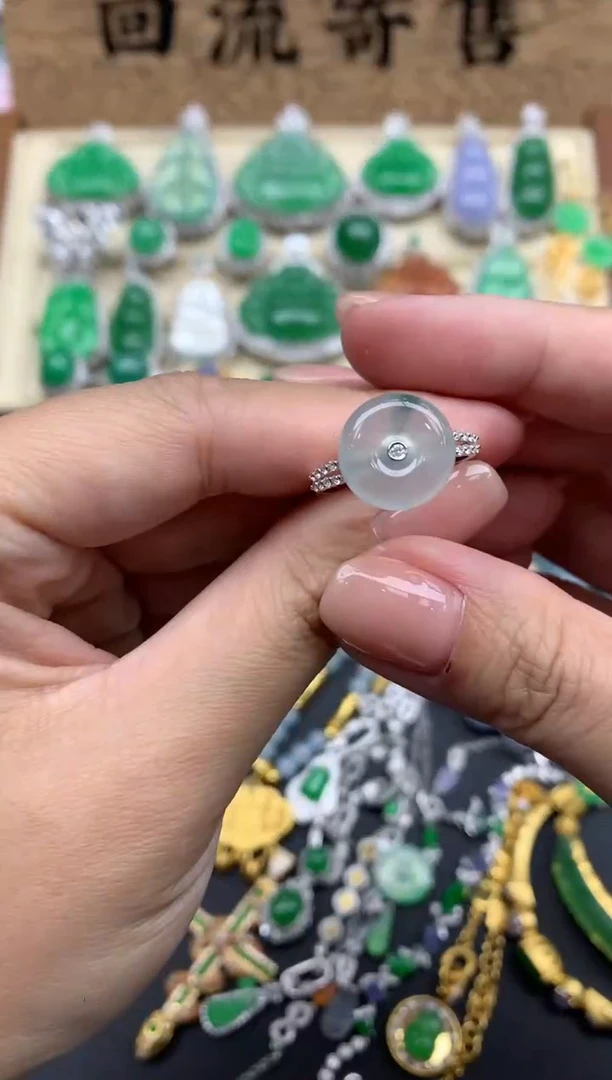 【闪购商品】翡翠戒指18K金镶嵌320-中国好珍宝