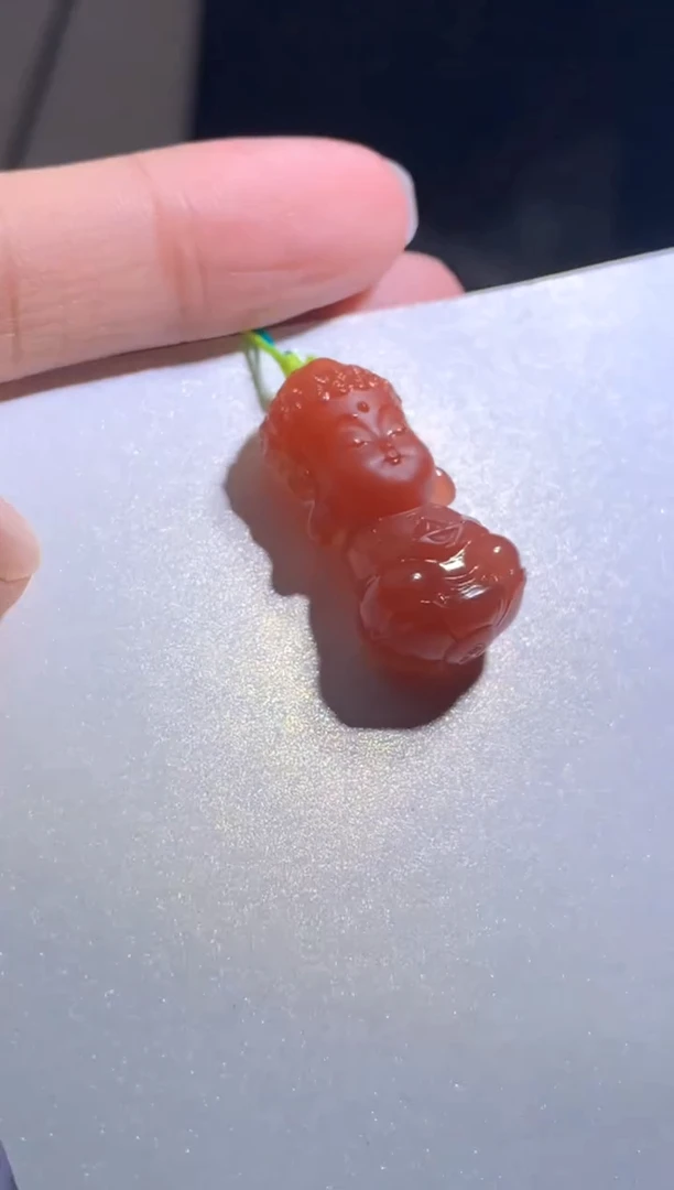 未镶嵌颈饰玛瑙/玉髓阿弥宝宝佛