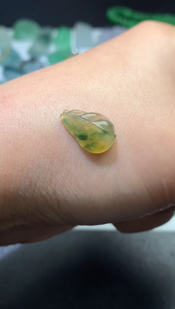 未镶嵌定制翡翠毛货 14.7-10-4.4