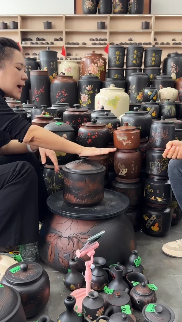罐瑕疵茶叶罐 鼓盖荷花小五饼 554