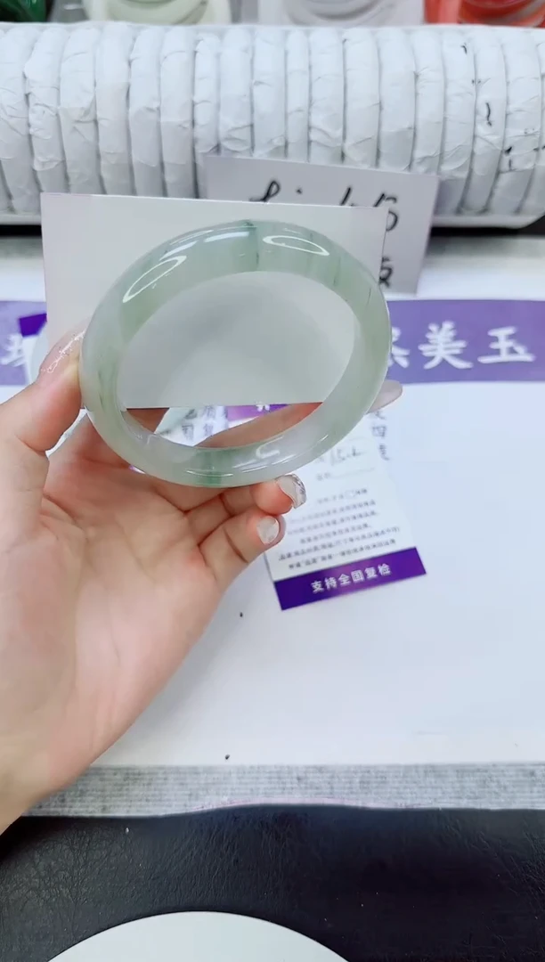 未镶嵌手镯石英质玉15/65.4