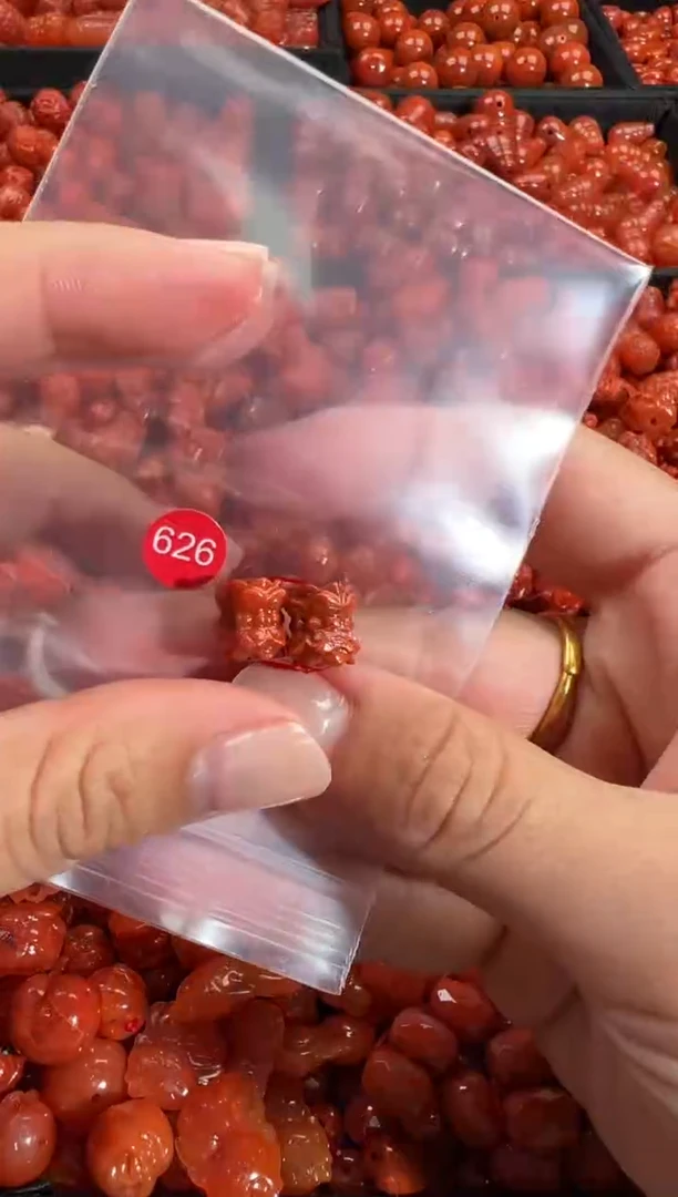 颈饰未镶嵌南红玛瑙1