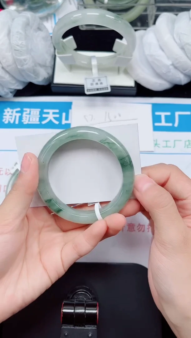 未镶嵌手镯石英质玉24-54/55