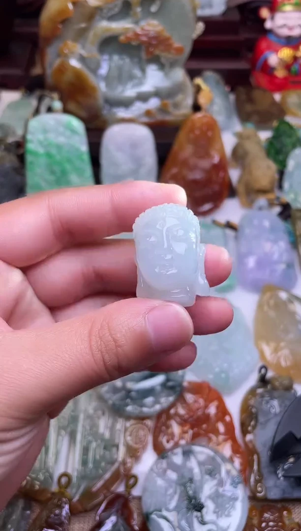 颈饰未镶嵌翡翠佛头