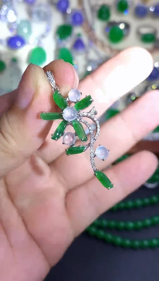 颈饰18K金镶嵌翡翠171-中国好珍宝