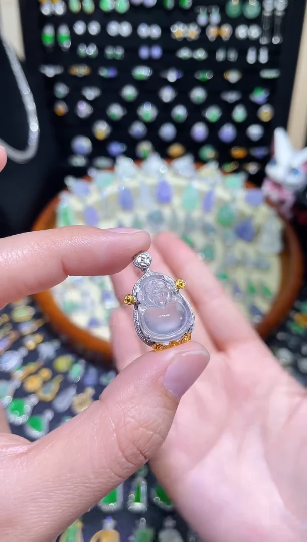 颈饰18K金镶嵌翡翠玻璃种财神吊坠