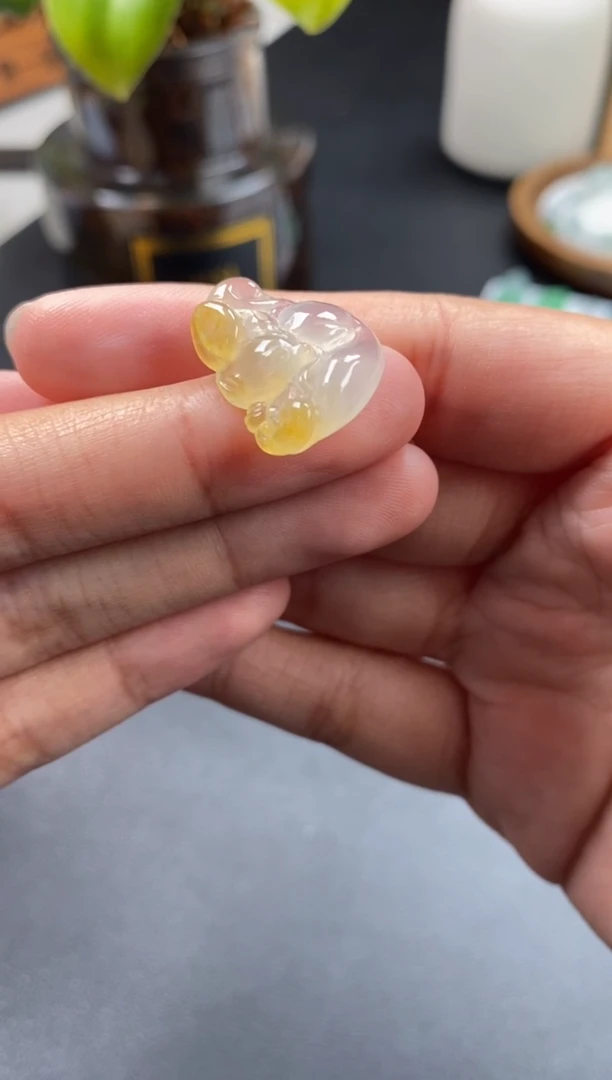 翡翠未镶嵌颈饰翡翠冰种裸石