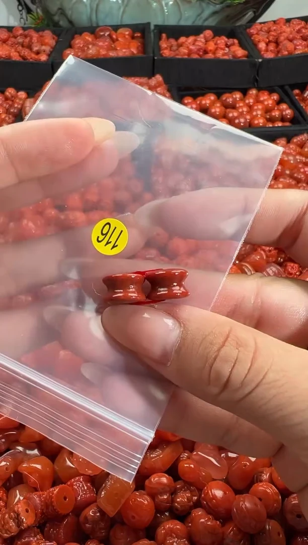 颈饰未镶嵌南红玛瑙1