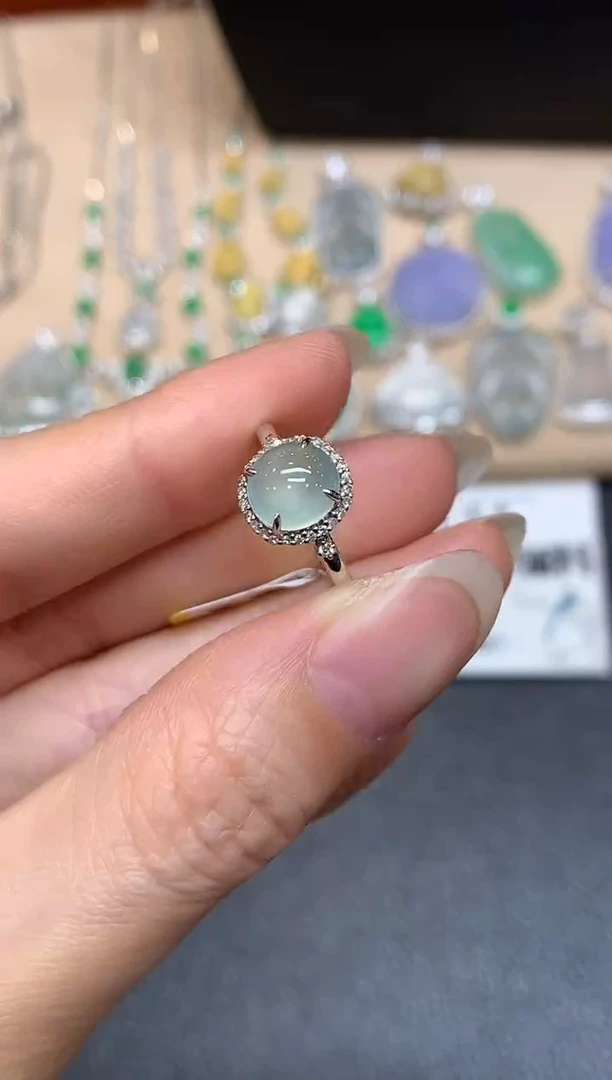 18K金镶嵌戒指翡翠蛋面【无服务费